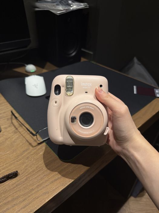 Instax Mini 11 розовый