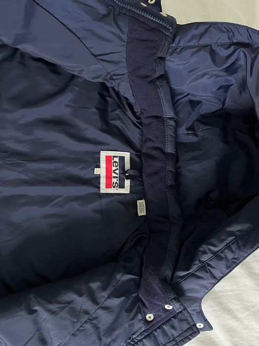 Geaca Levi’s cu glugă detașabilă