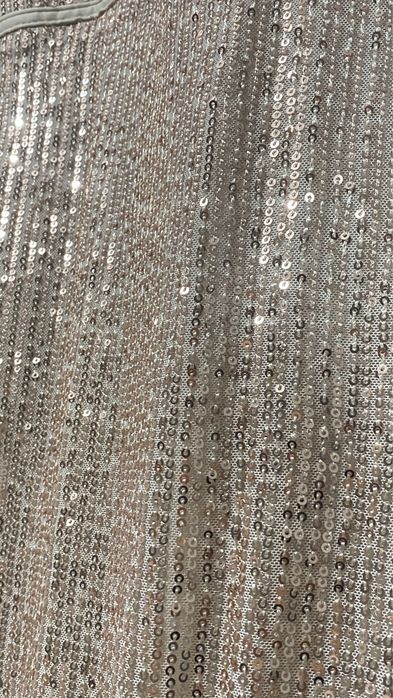 Официална рокля.