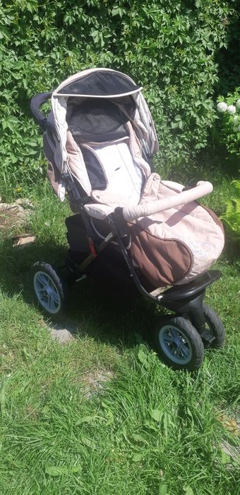 Продаю детскую коляску б/у