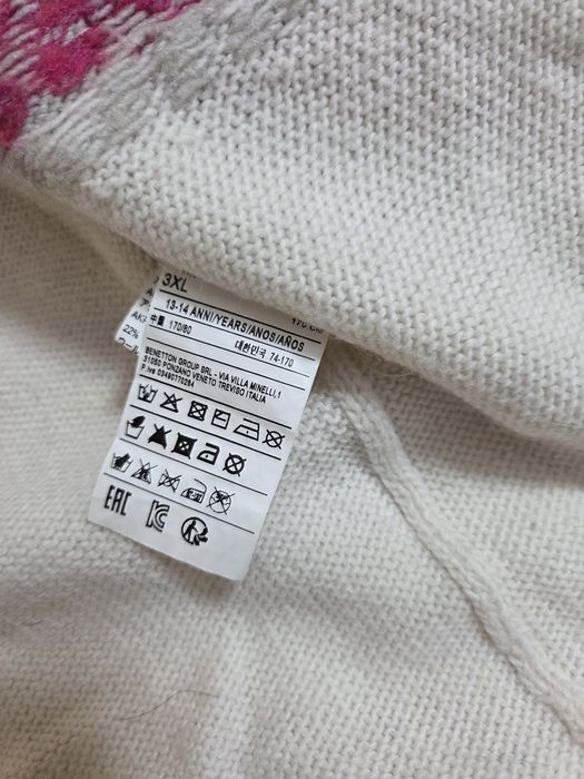 Две женски жилетки