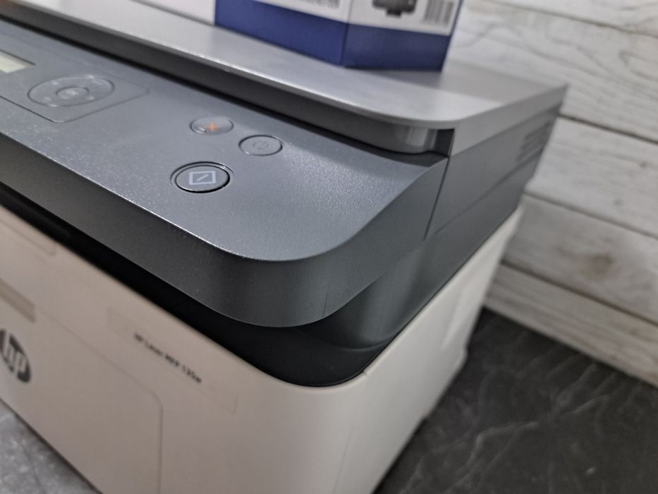 Продам МФУ принтер 3в1 HP Laser Jet MFP 135W  (идеал)