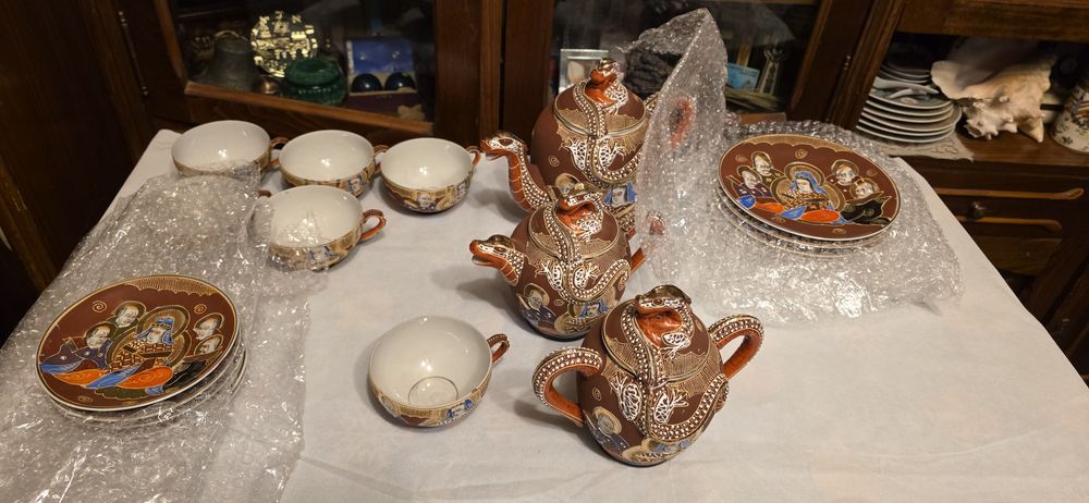 Porțelan japonez SATSUMA "coaja de ou"