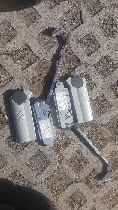 Blum AVENTOS HF2 механизъм за повдигащи сгъваеми врати