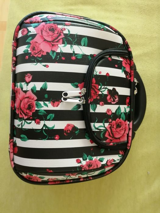 Куфар за козметика