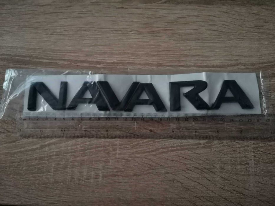 черен надпис емблема Нисан Навара Nissan Navara