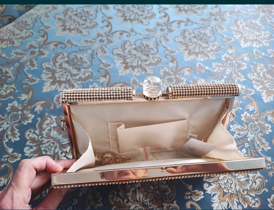 новый,клатч со стразами