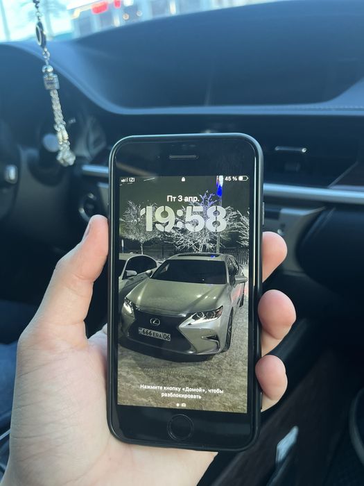 Айфон SE.              .