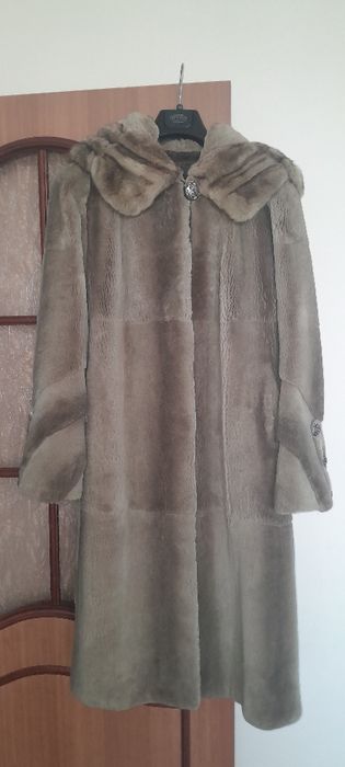 Продается удлиненная шуба (стриженный бобёр)
