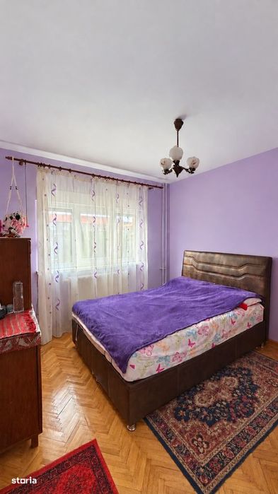 Apartament spatios cu 3 camere, 55 mp utili, etaj 3 - zona Lipovei