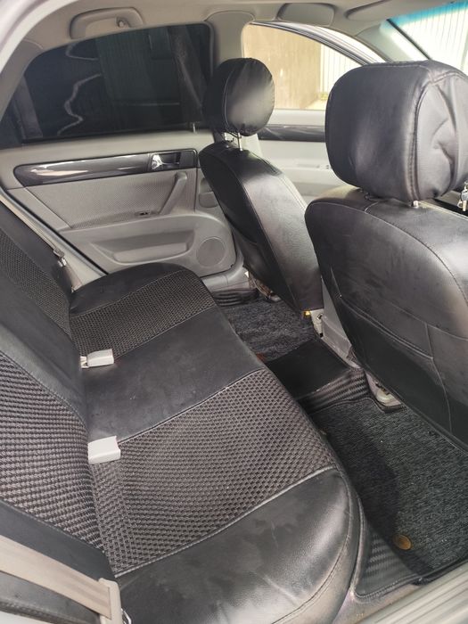 Lasetti jentra sotiladi