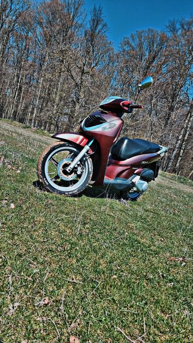 Vând scuter Honda sh 150i