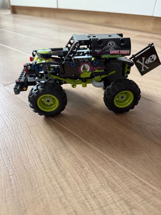 LEGO Technic - Monster Jam Grave Digger 42118, 212 части