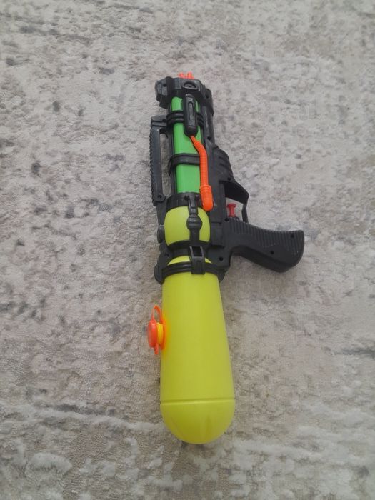 Водяной пистолет