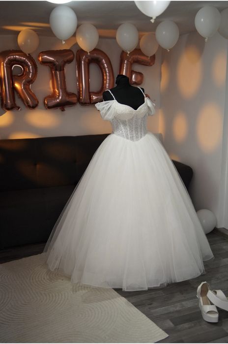 Rochie mireasa tip printesă