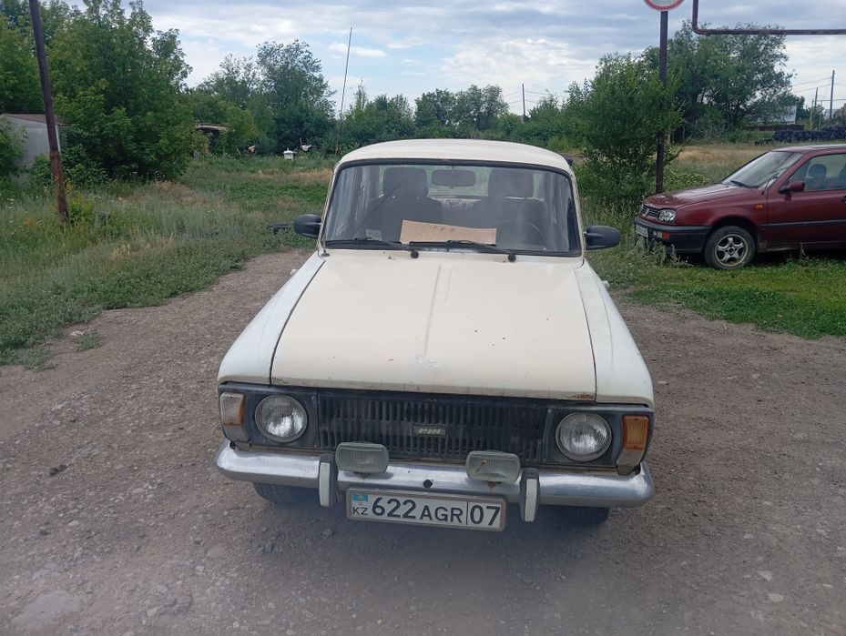 Продам машину москвич