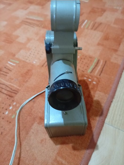 Продавам киноапаратче