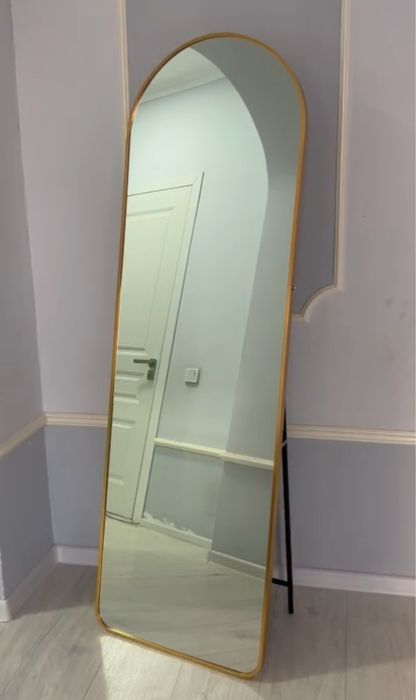 Напольное зеркало