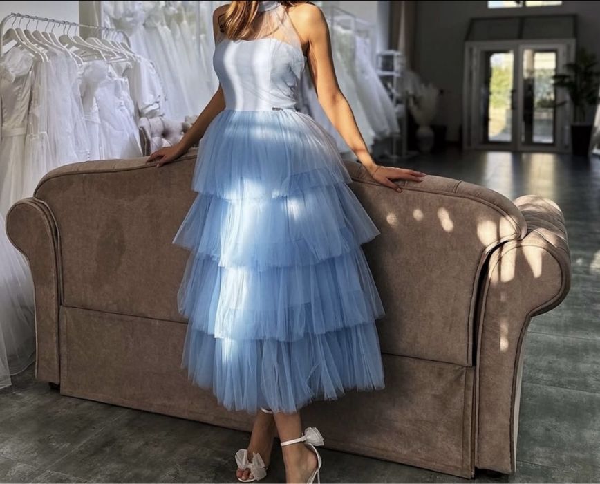 Продам голубое платье