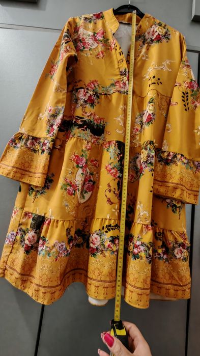 Rochie de primăvară cu mâneci evazate
