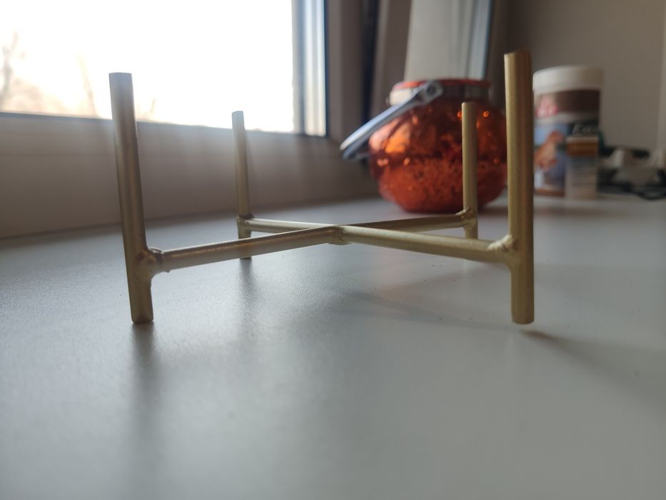 Подставка под гипсовые формы, под вазы