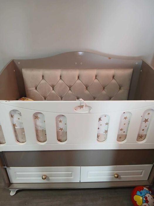 Кушетка за бебе .