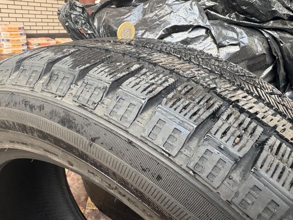 Продам два комплекта шин