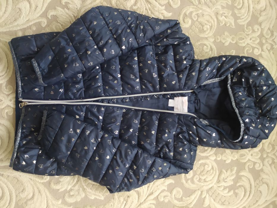 Олекотено яке за момиче