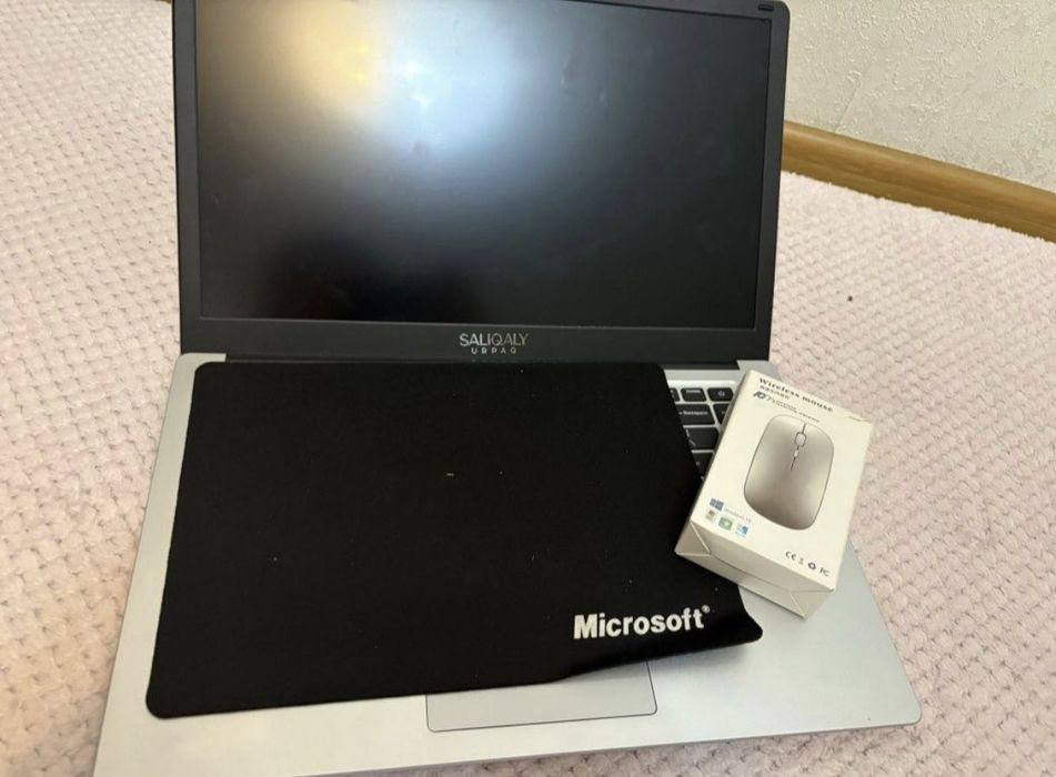 Ноутбук продам срочно