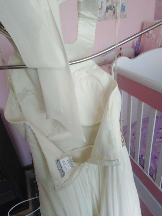 Бални къси рокли