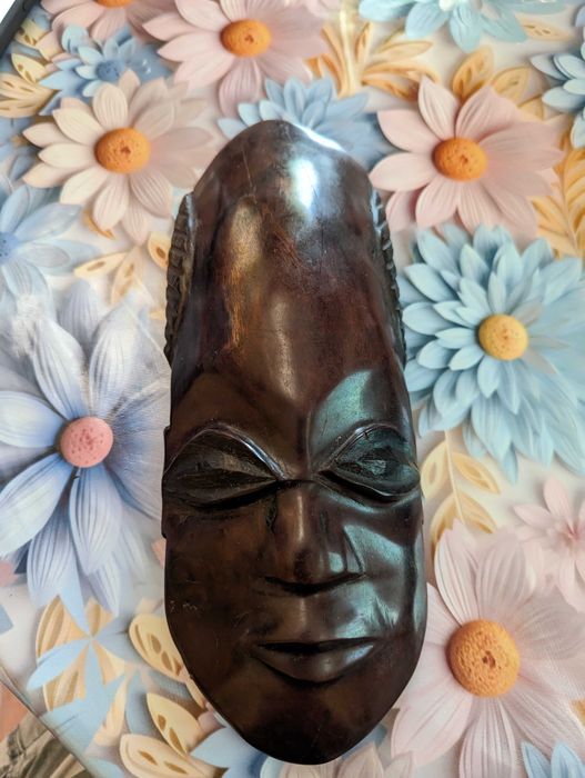 Măști artizanale sculptate manual lemn mahon!
