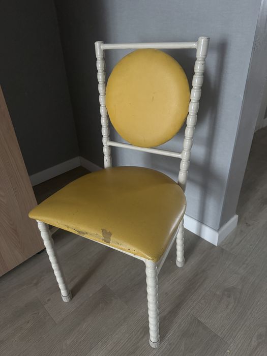 Стулья желтые метало каркас