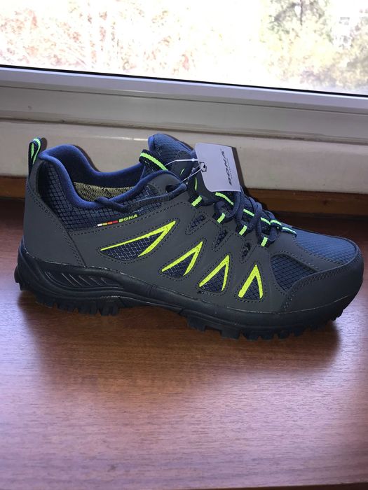 Кроссовки новые BONA.