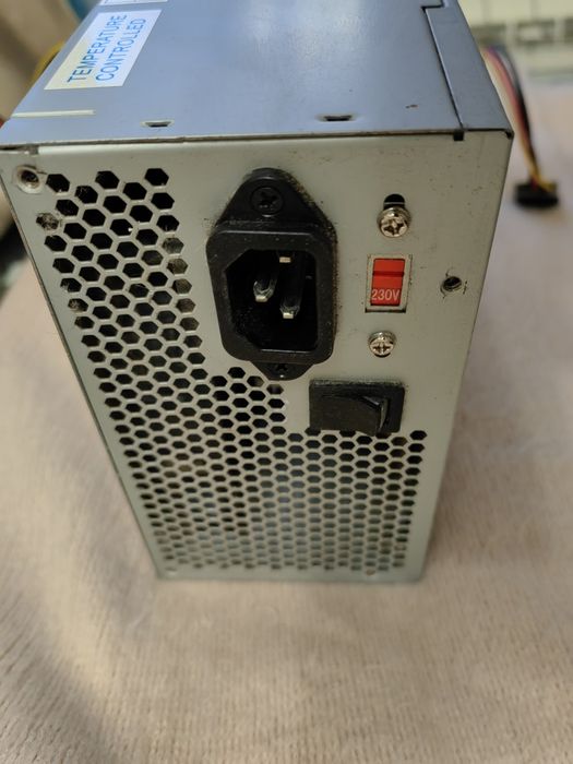 Продавам захранване за компютър API5PC49