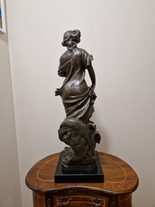 Превъзходна антикварна френска бронзова фигура скулптура