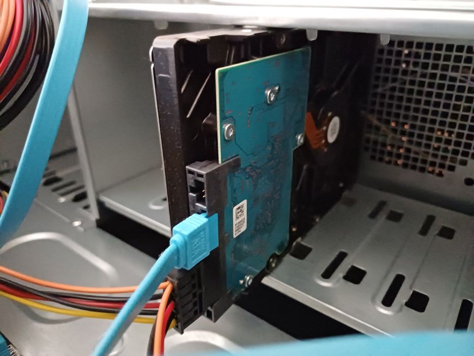 Компютър с монитор + телевизор