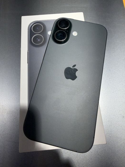 Продаю айфон 17