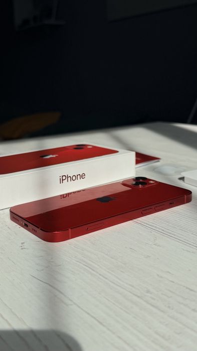 iPhone 13 256 ГБ (Product Red)