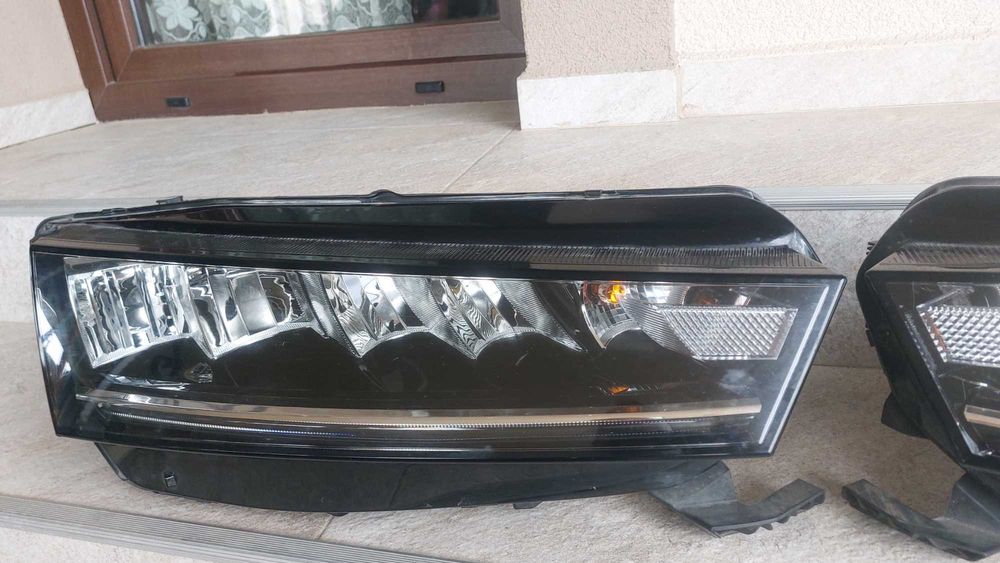 Far stanga / far dreapta led skoda octavia 4 din 2022