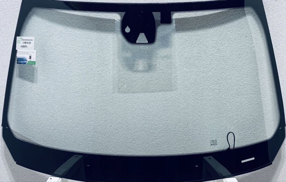 Предно стъкло Jeep Cherokee KL  2019+ Камера,сензор,подрев