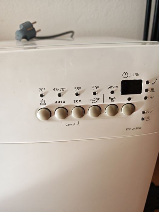 Продавам два броя съдомиялна кубче Electrolux за ремонт или за части
