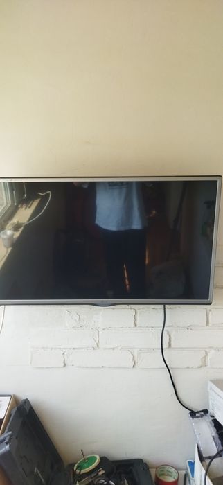 Продам телевизор LG 32д