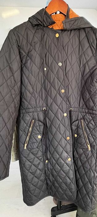 Дамско яке, малко използвано, в много добро състояние.