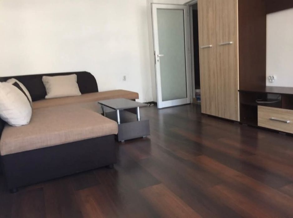 Продава се 2-ст. тухлен апартамент в центъра на гр. Перник