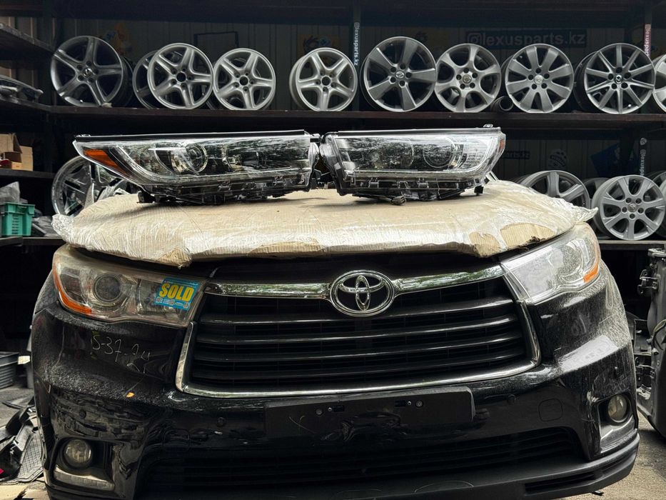 Запчасти Тойота Хайландер 2016