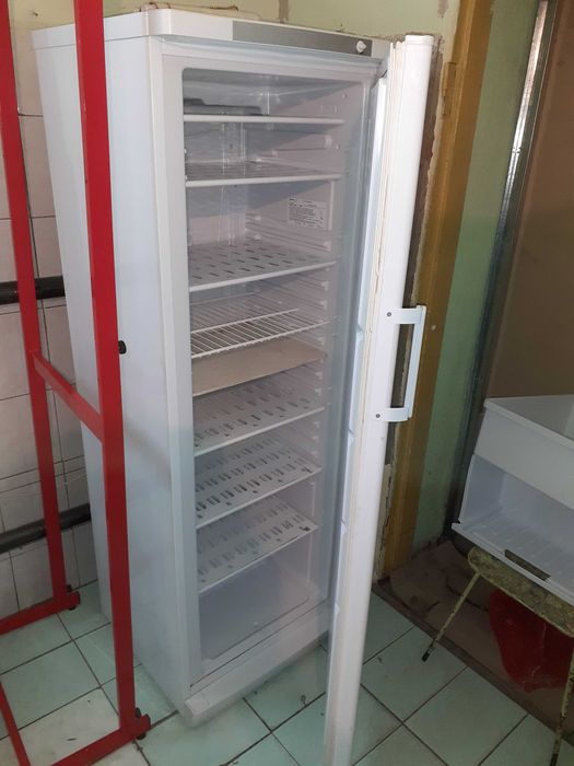 Срочно продам морозильную камеру