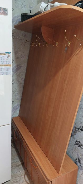 Продам прихожую срочно
