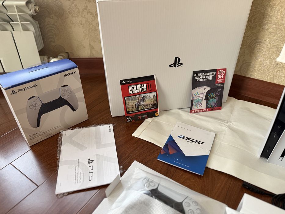 Продам новый Playstation 5 slim box 1tb