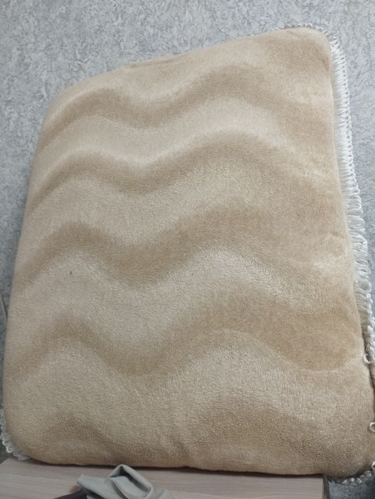 Продам подушку большую