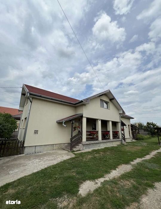 Casă Lazuri